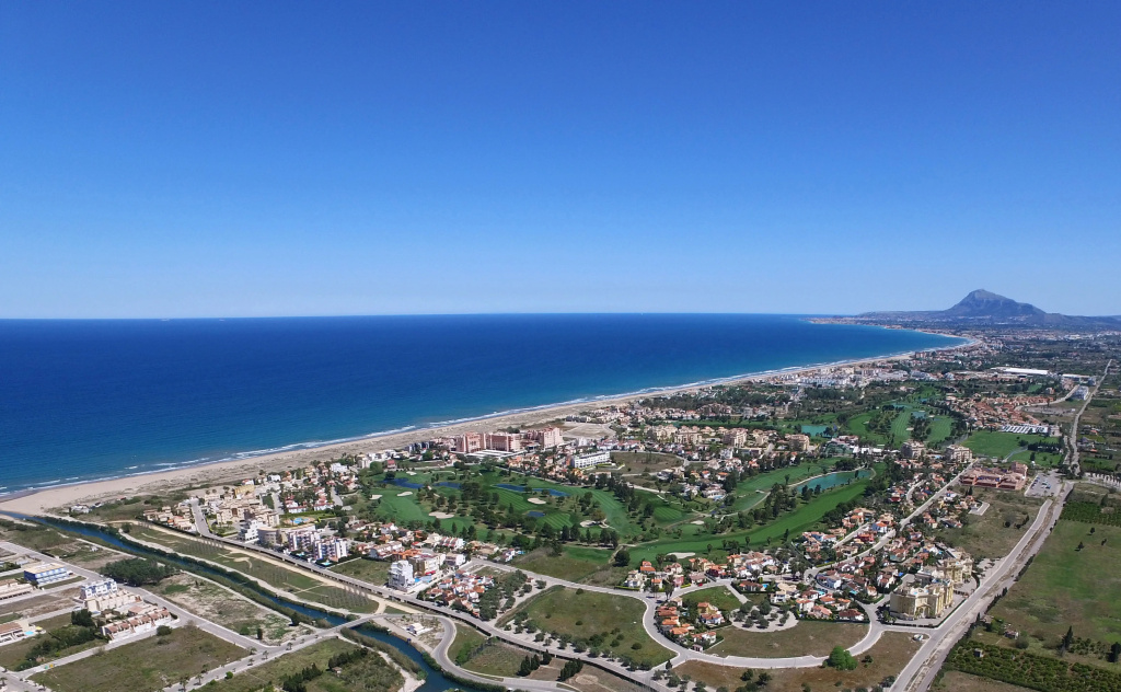 Beach & Waterfront