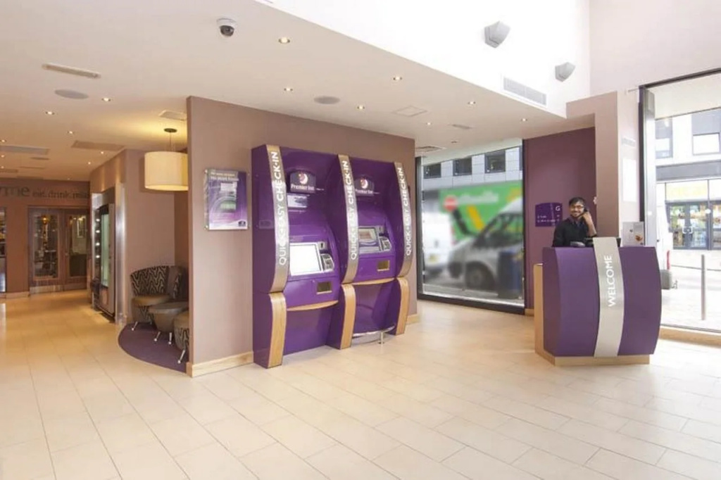 Lobby & Reception
