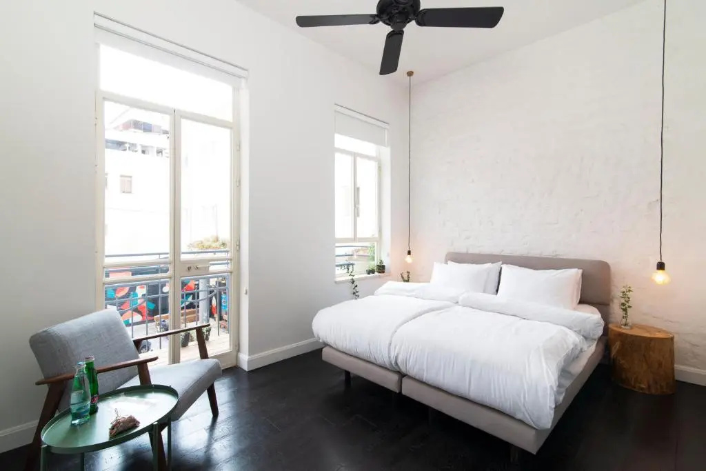 Deluxe Double room with balcony (full double bed)