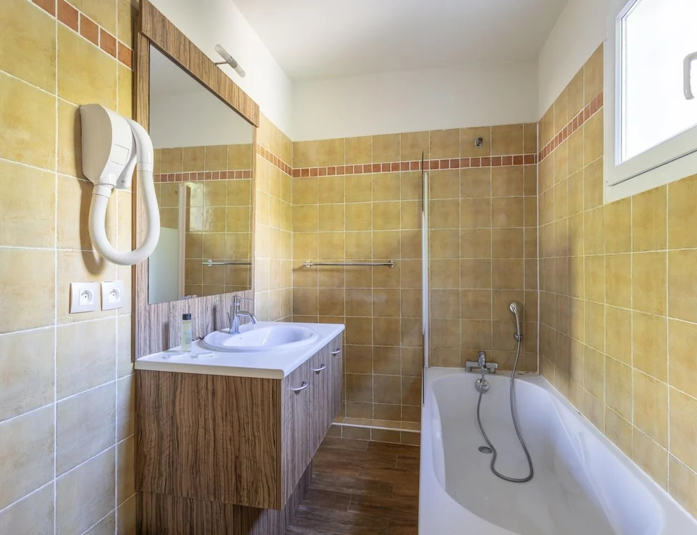 Afficher la photo 7 — 3-bedroom Provencal Retreat for 8