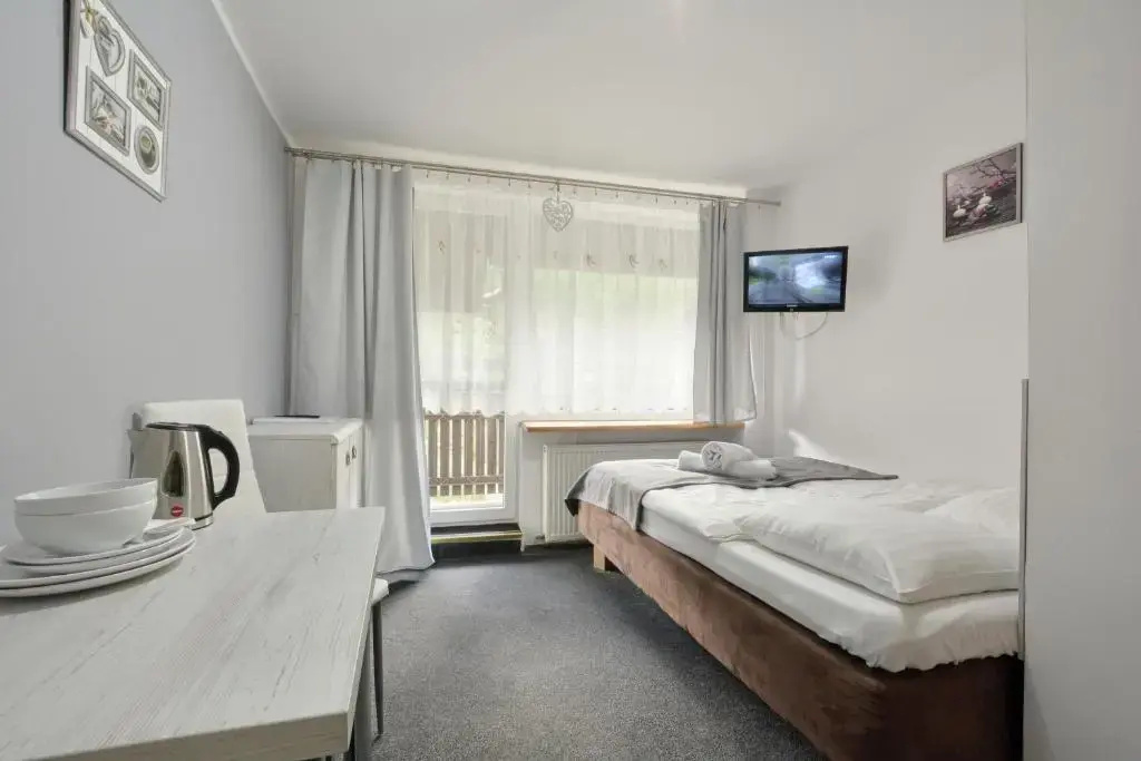 Standard Double room with balcony (full double bed)