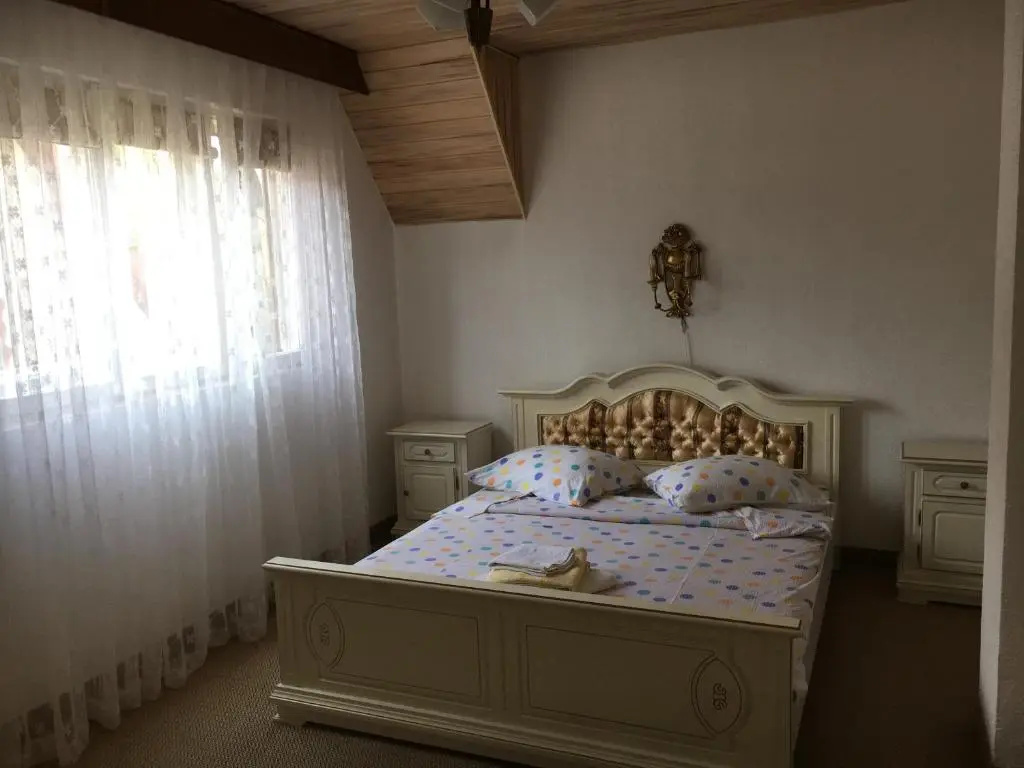 3 Bedrooms Apartment