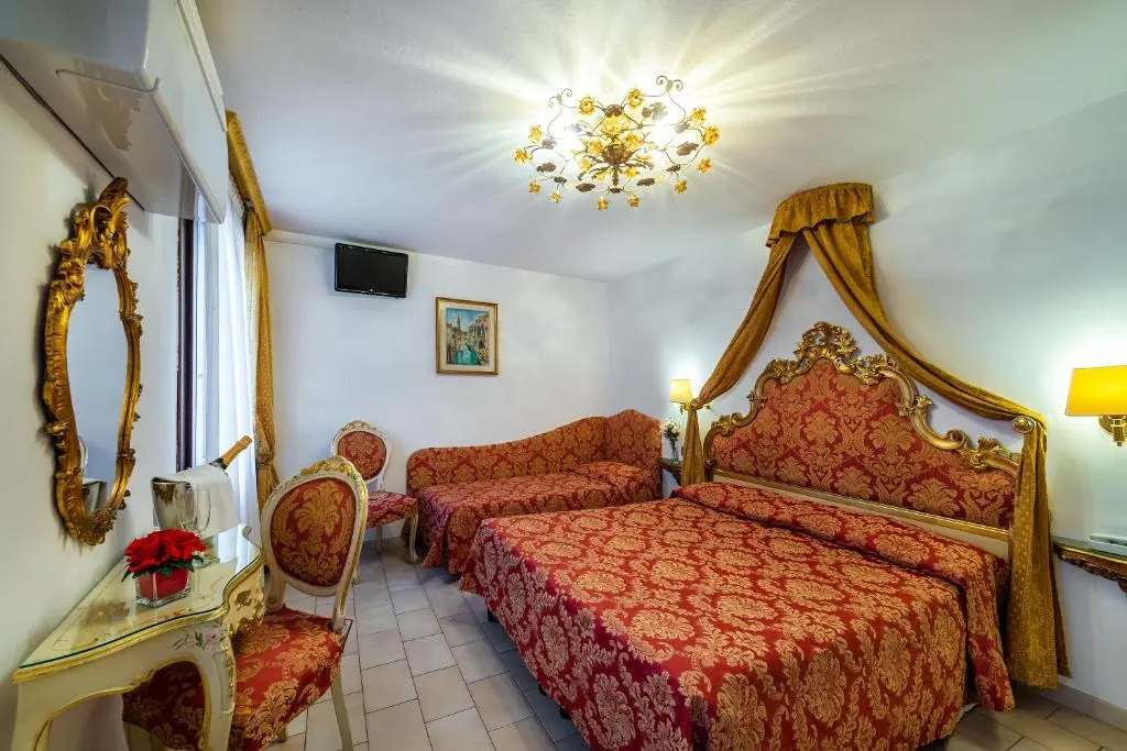 Classic Triple room