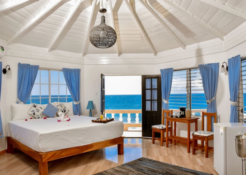 Double Suite with ocean view (full double bed)