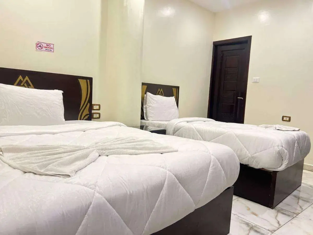 City pyramids inn