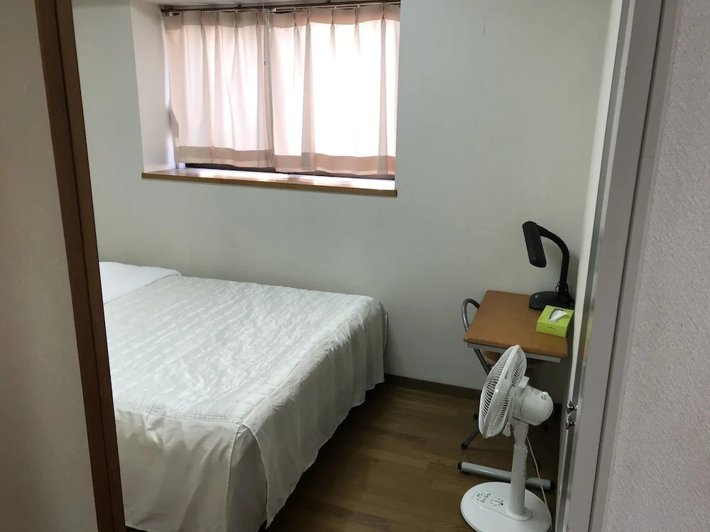 Standard Sextuple room with balcony