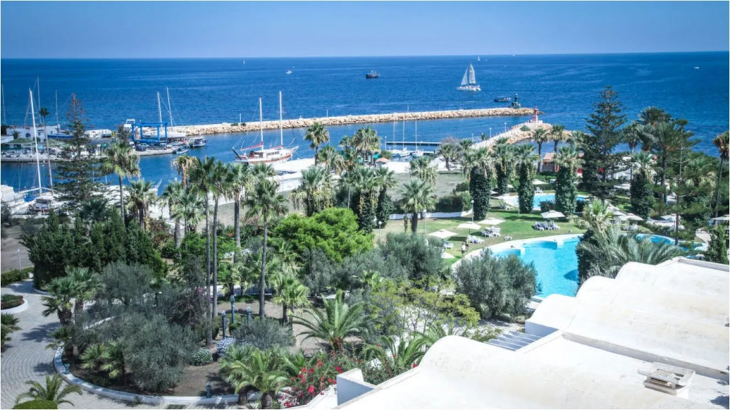 Beach & Waterfront