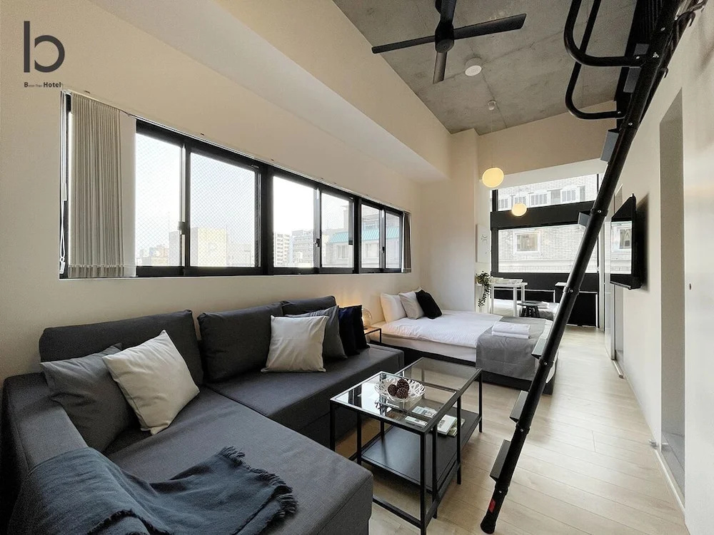 Standard room with city view