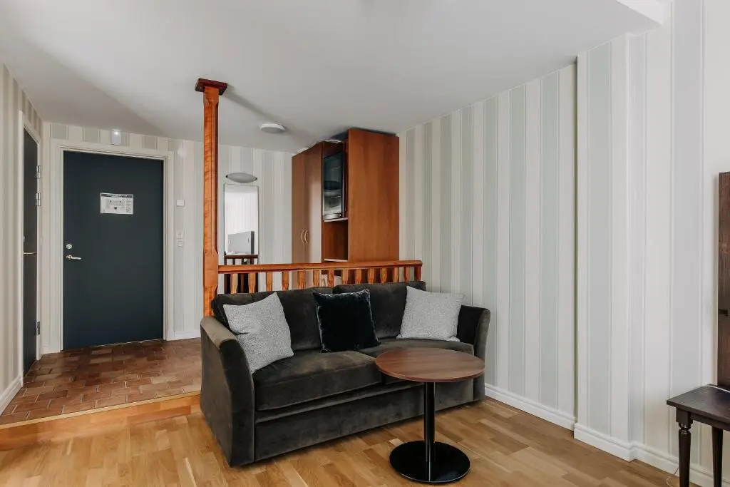 Skara Stadsl, Sure  Coll. by Best W. - Chambres