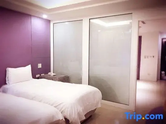 Deluxe Double Suite (twin beds)