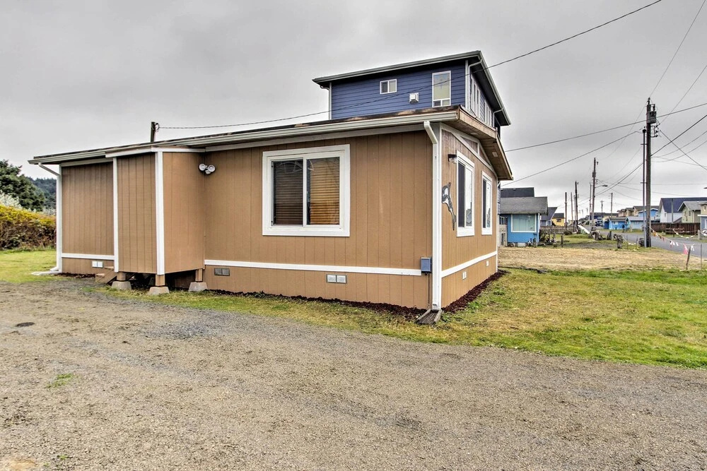 Walk to Beach! The Little Orcas Moclips Cottage