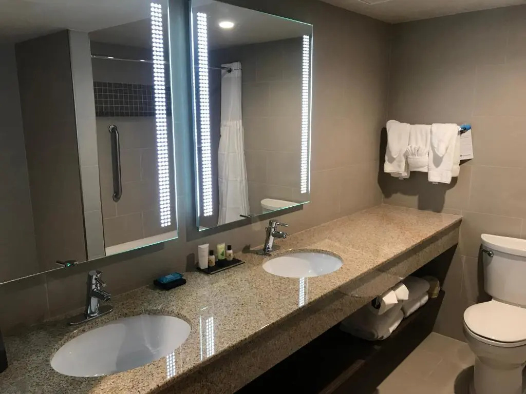 1 Bedroom Quadruple Suite with pool view