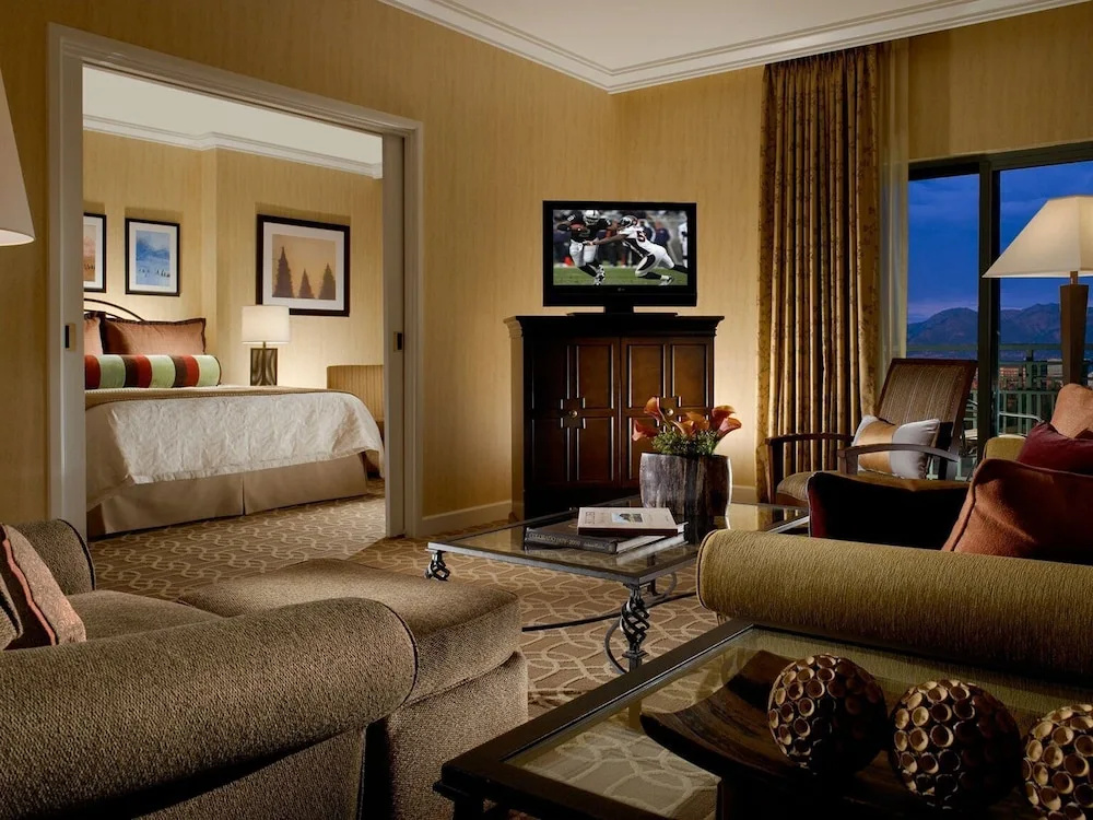 Double Suite (full double bed)