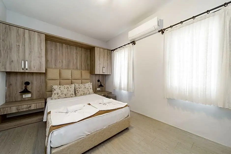 Superior Double room with balcony (full double bed)