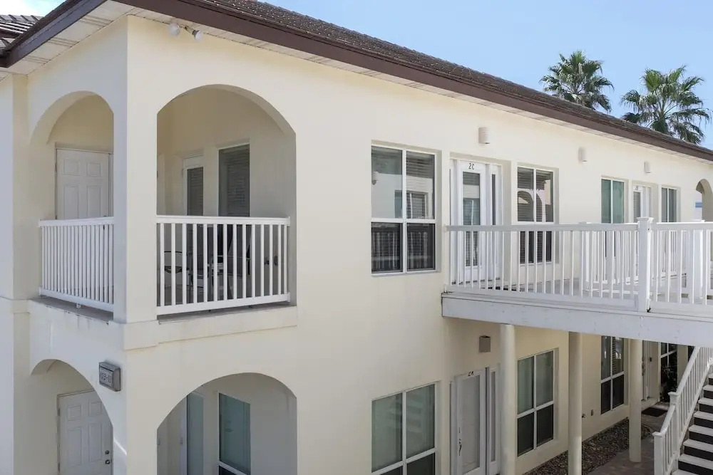 Large Family Condo Close to the Beach With Pool!