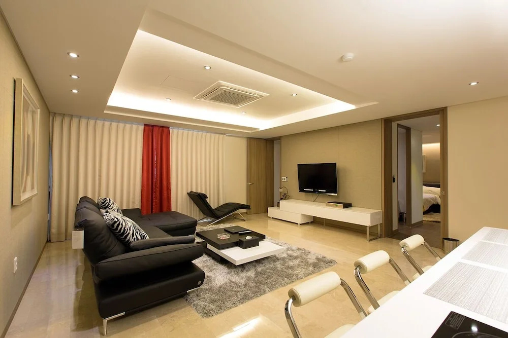 Luxury Suite