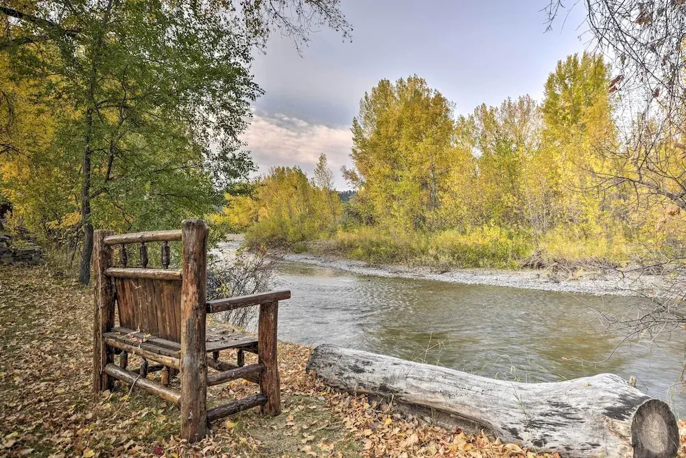 Charming Columbus Apt Along Yellowstone River