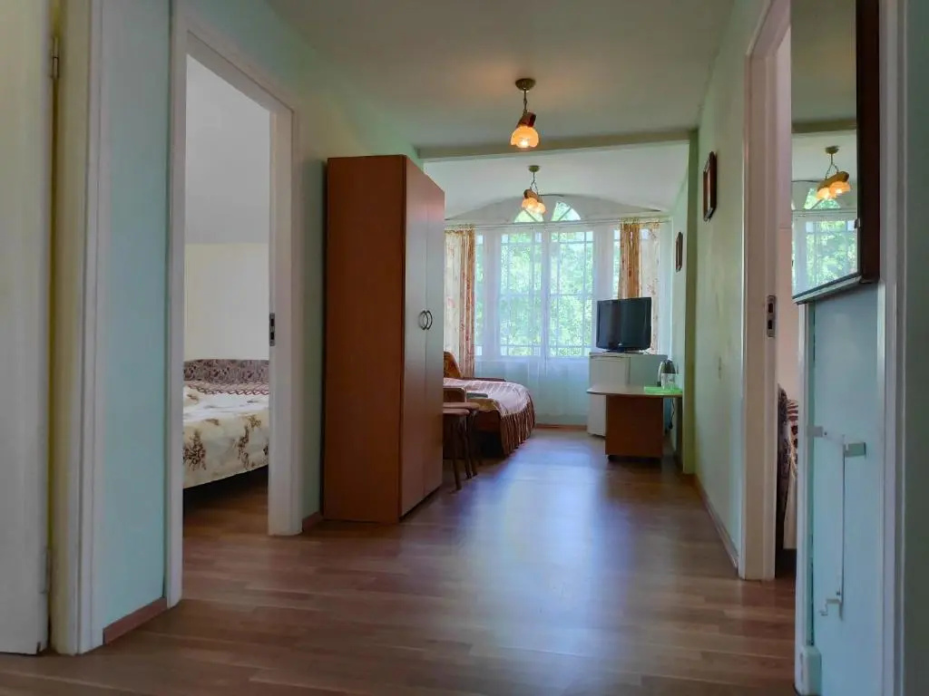 4 Bedrooms Standard Attic room