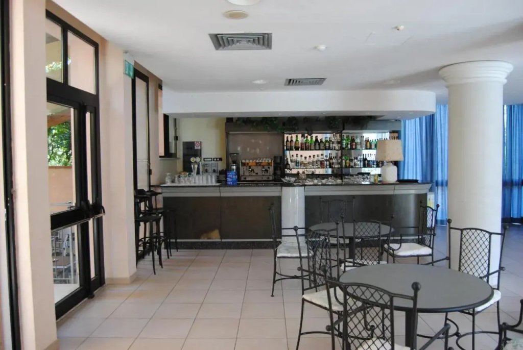 Food & Beverage
