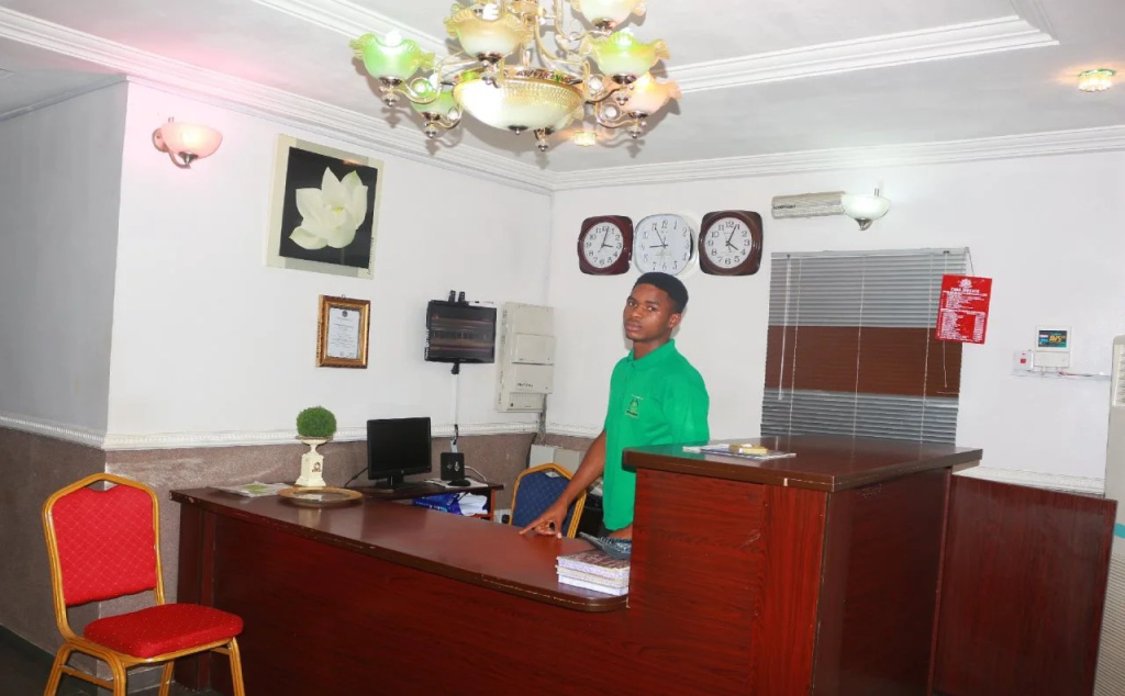 Lobby & Reception