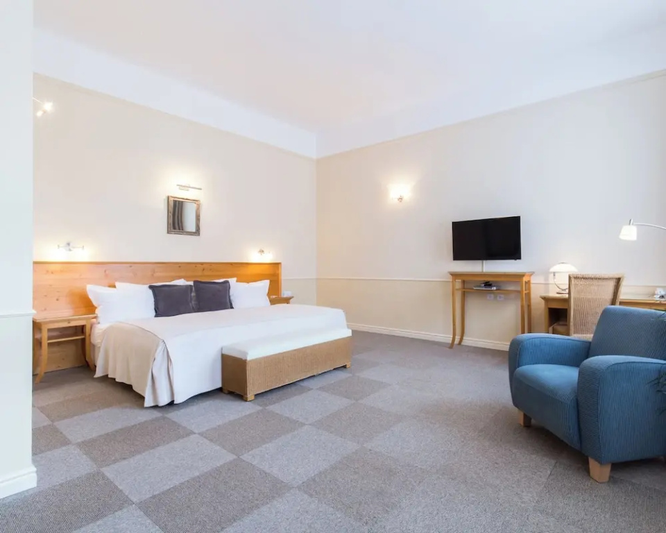 Superior Double room (full double bed)