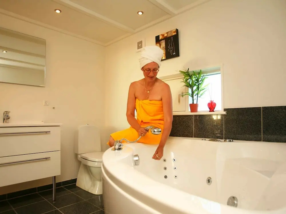 Charming Holiday Home in Nysted With Whirlpool - фото 9