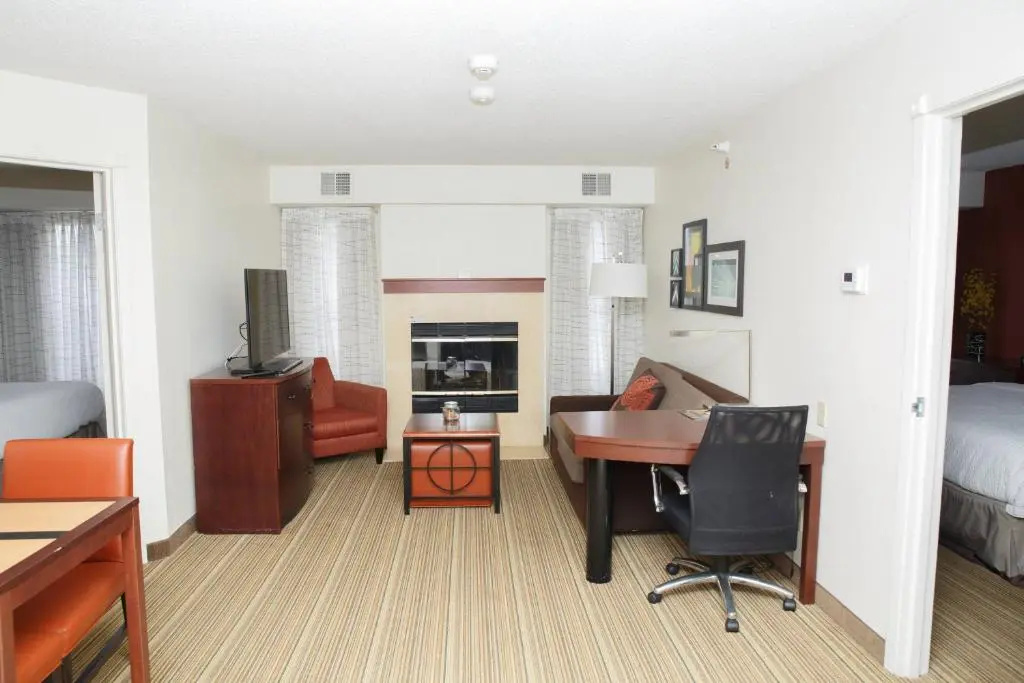 MainStay Suites Appleton Airport - Fox River Mall Area - Chambres