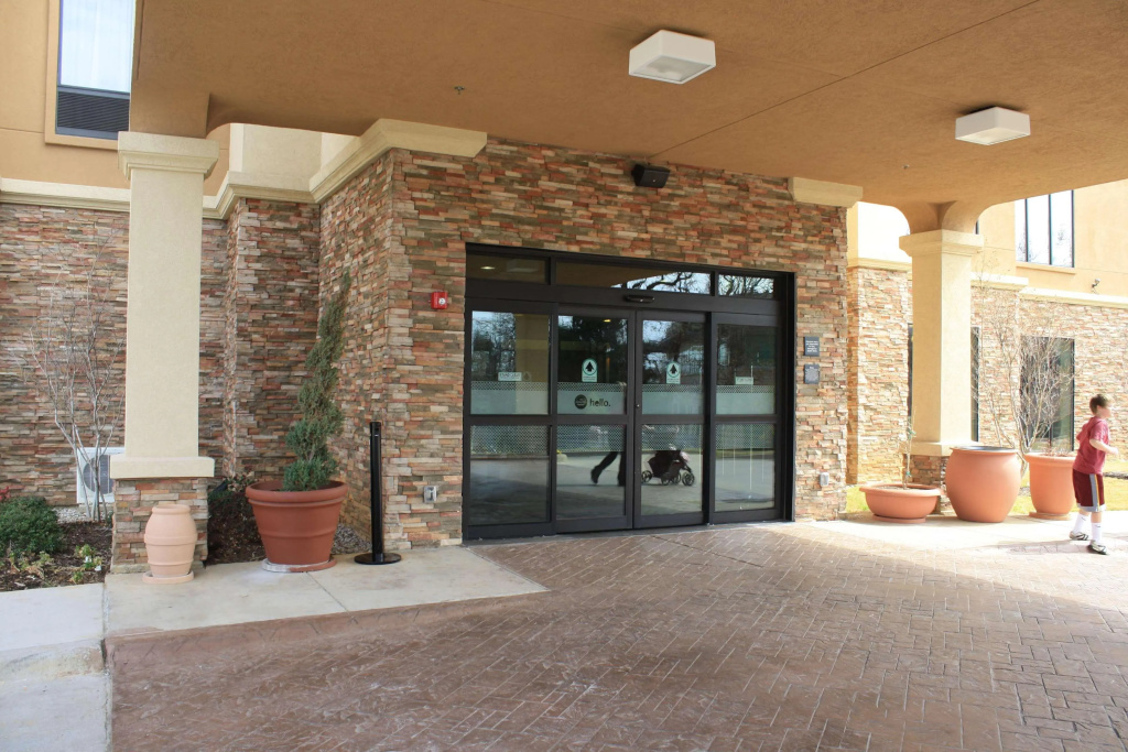 Lobby & Reception