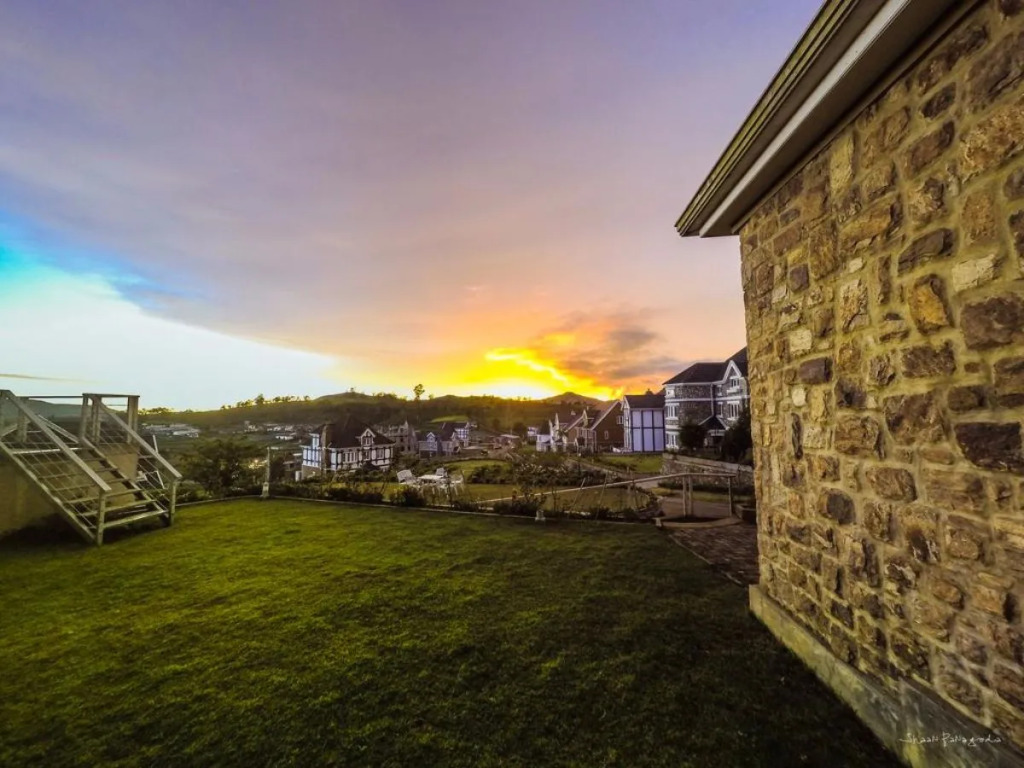 Little England by Celeste - фото 11