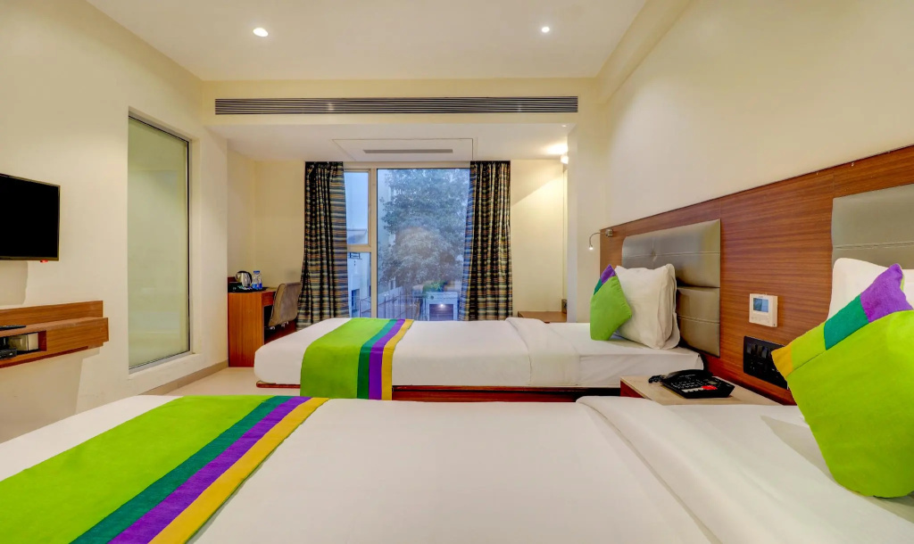 Standard Double room (full double bed)