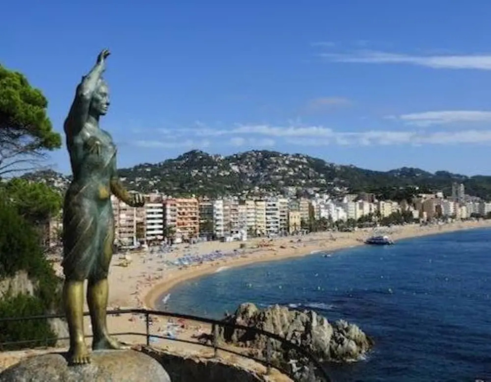 104669 - Apartment in Lloret de Mar