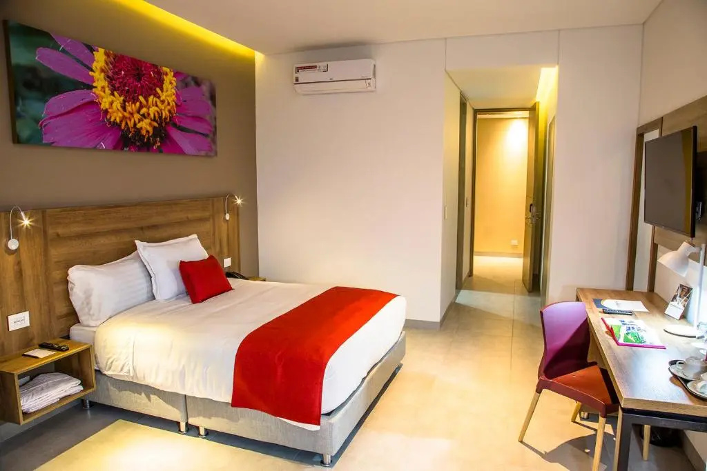 Business Double room (full double bed)