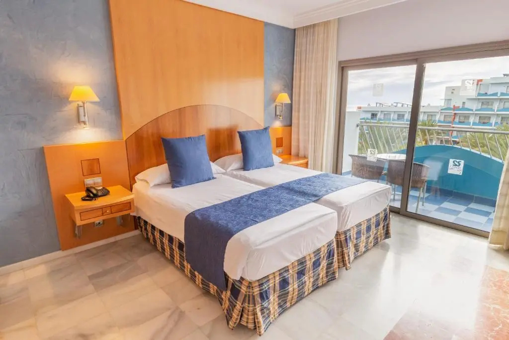 Economy room