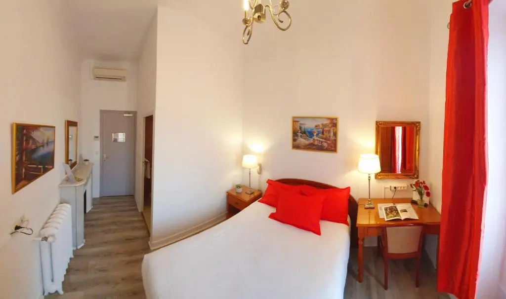 Superior Double room (full double bed)