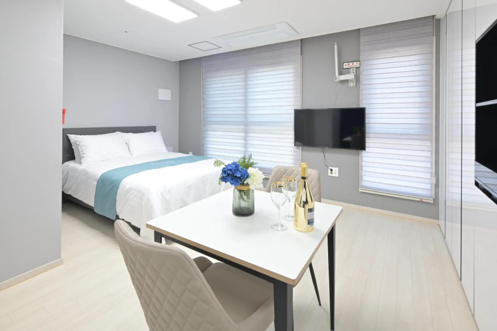 Standard Double room (full double bed)