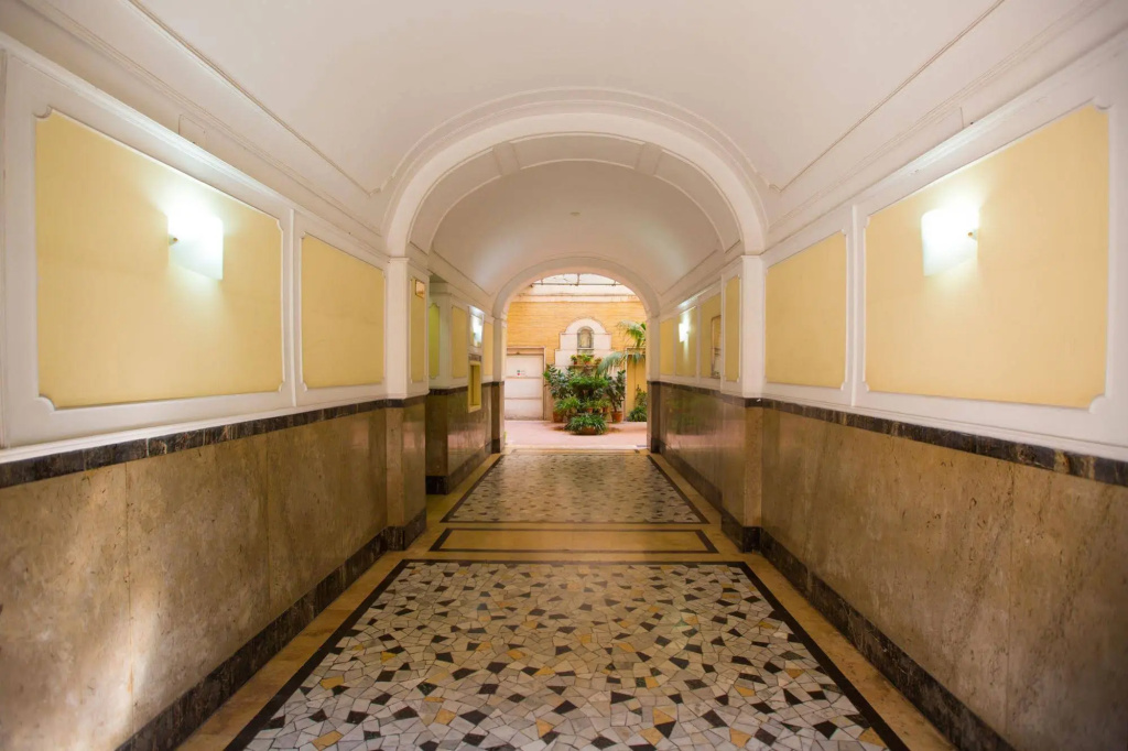 Lobby & Reception