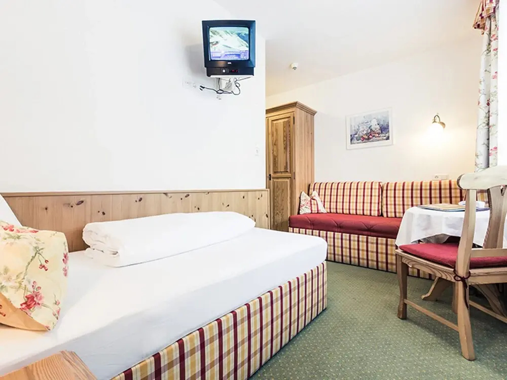 Economy room