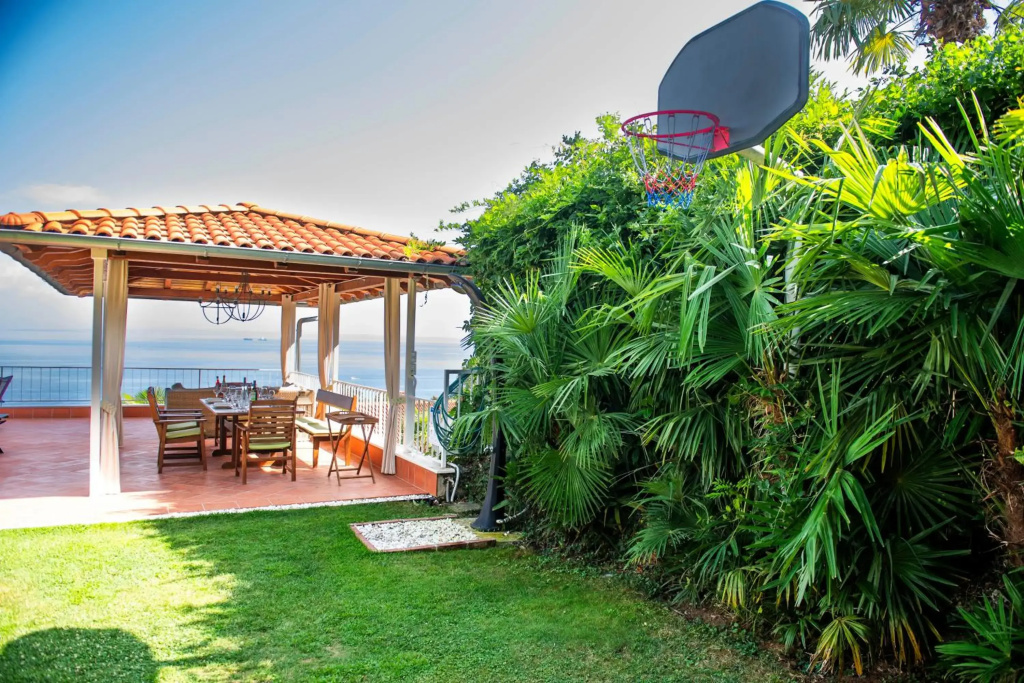 VILLA LOVRAN - heated pool - 5 min walk to the beach - incredible sea view - фото 4