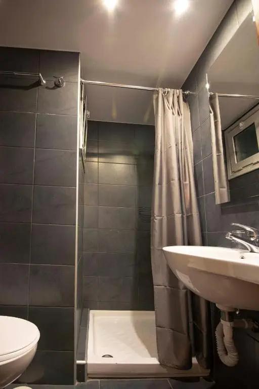 Galaxy Hotel - Chambres