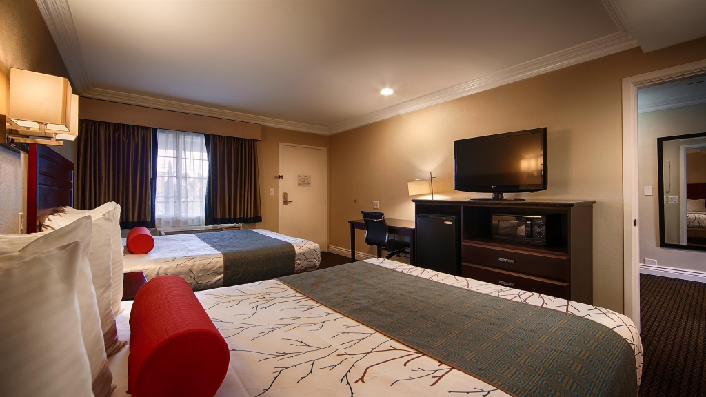 Отель Best Western Woodland Hills Inn в Лос-Анджелесе