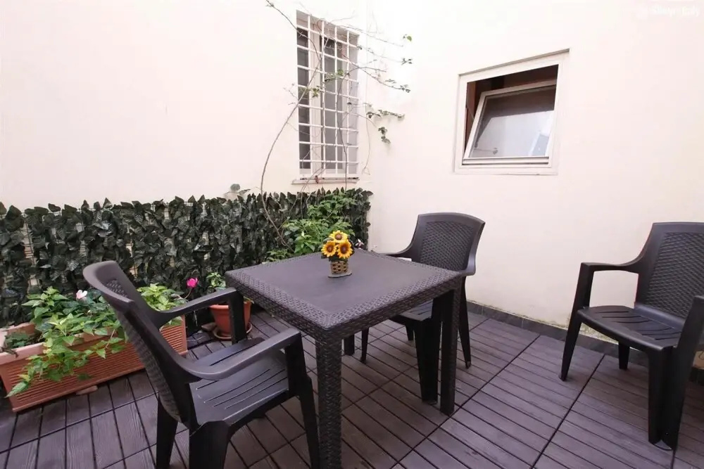Greci in Rome With 3 Bedrooms and 3 Bathrooms