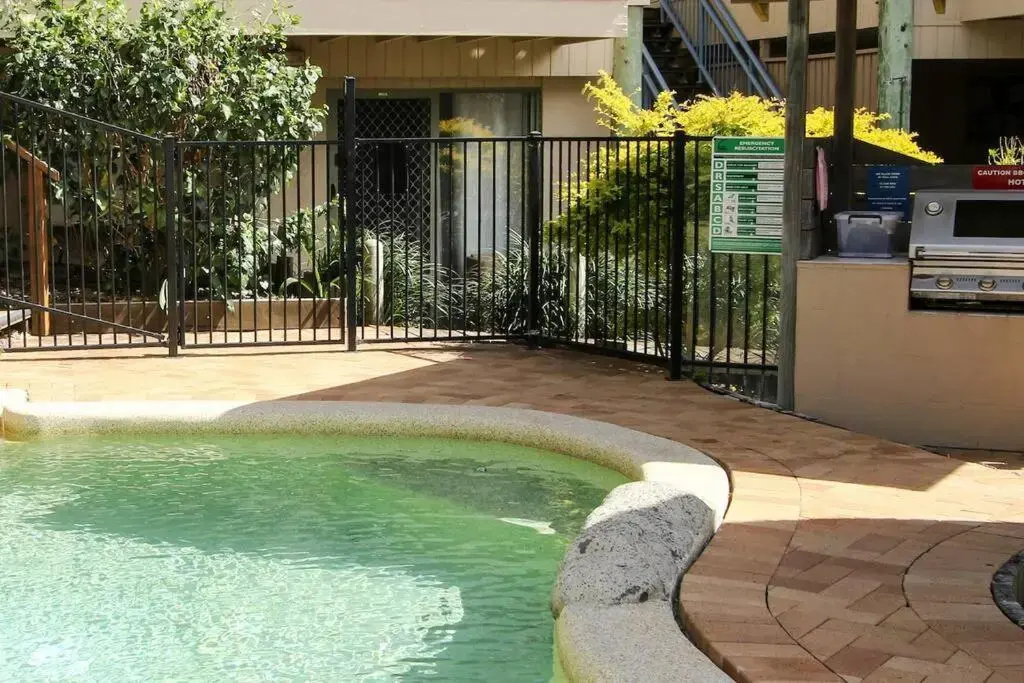 Gorgeous Studio + 100M To Beach + Pool