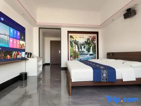 Comfort Double room with street view (full double bed)
