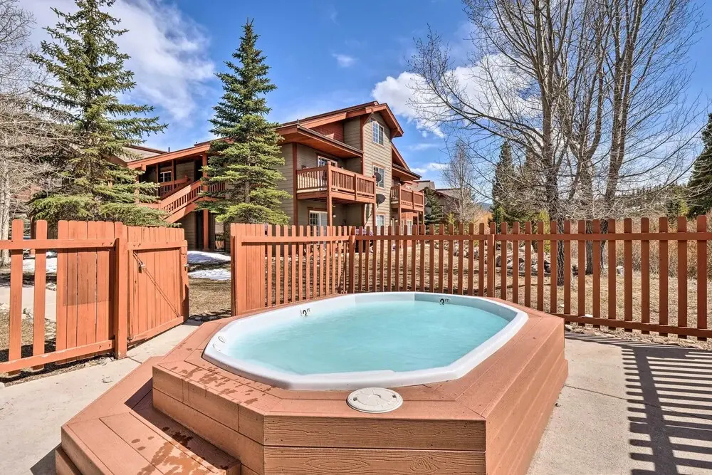 Breck Condo w/ Hot Tub Access: 6 Mi to Ski Resort!