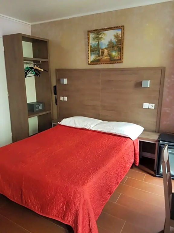 Standard Double room (full double bed)