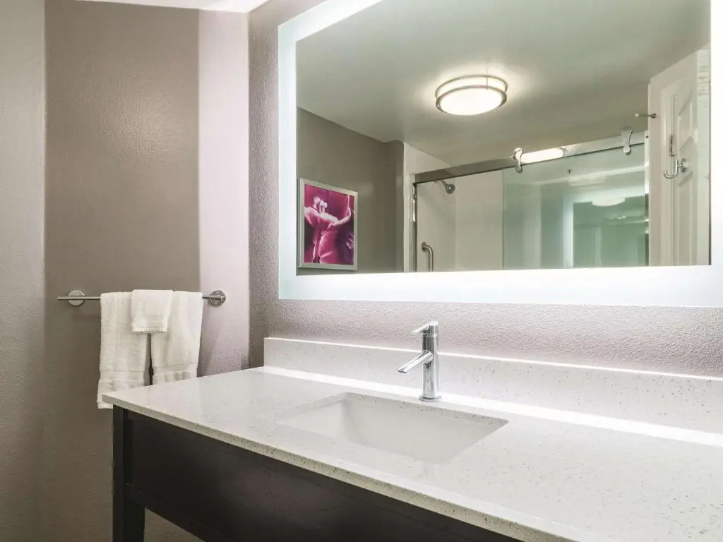 La Quinta Inn & Suites by Wyndham Alexandria Airport - Chambres