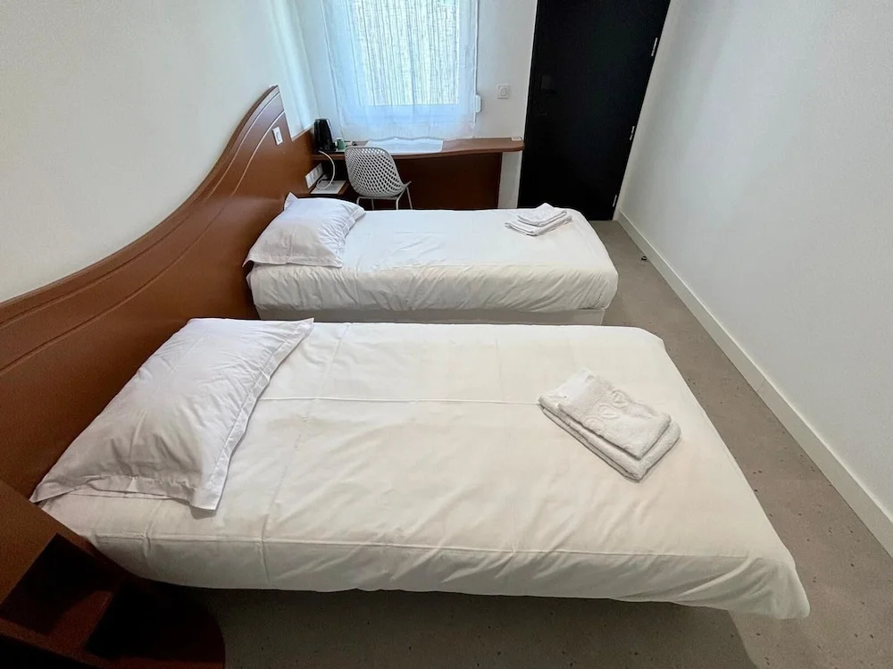 Halte Hotel — 4