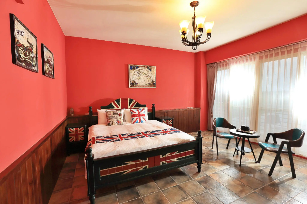 Deluxe Double room (full double bed)