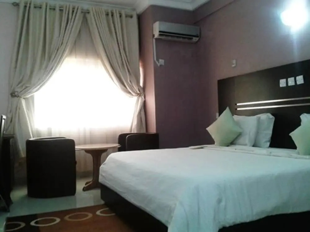 尊爵雙人房，公園景觀，配有大床