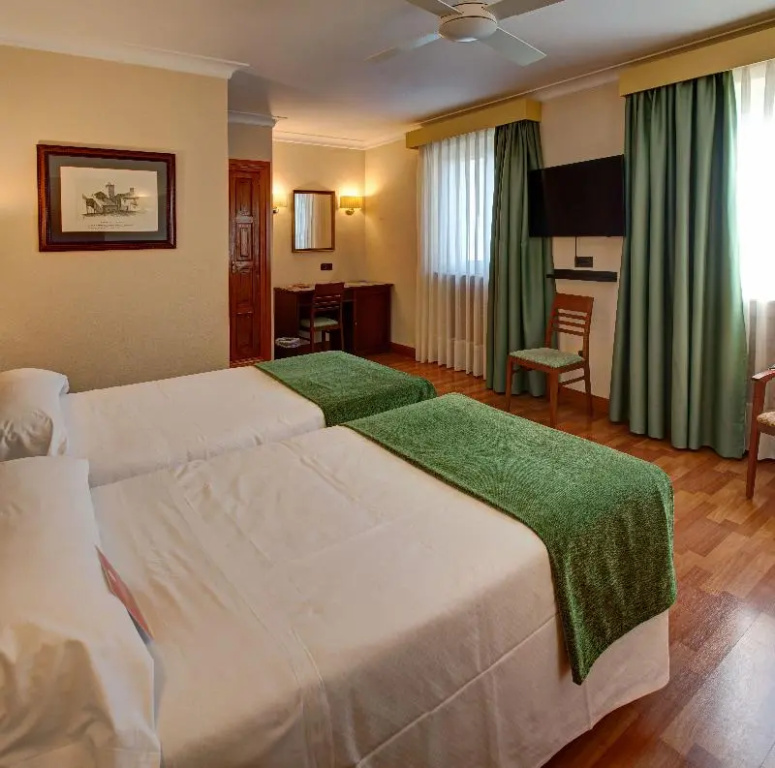 Hotel Hernan Cortes - Chambres